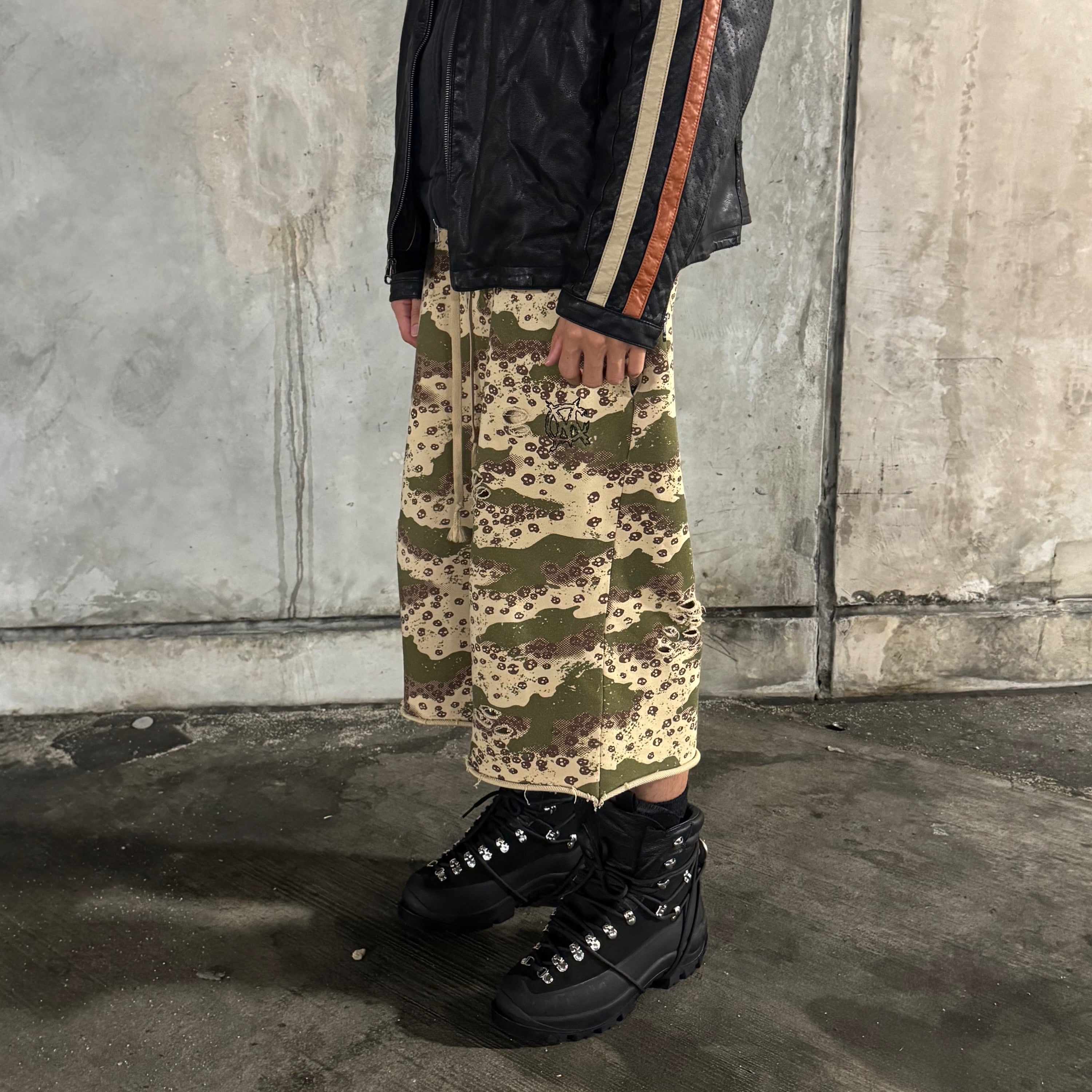 ‘Deadland’ Catacomb Camo 3/4 Sweat Shorts
